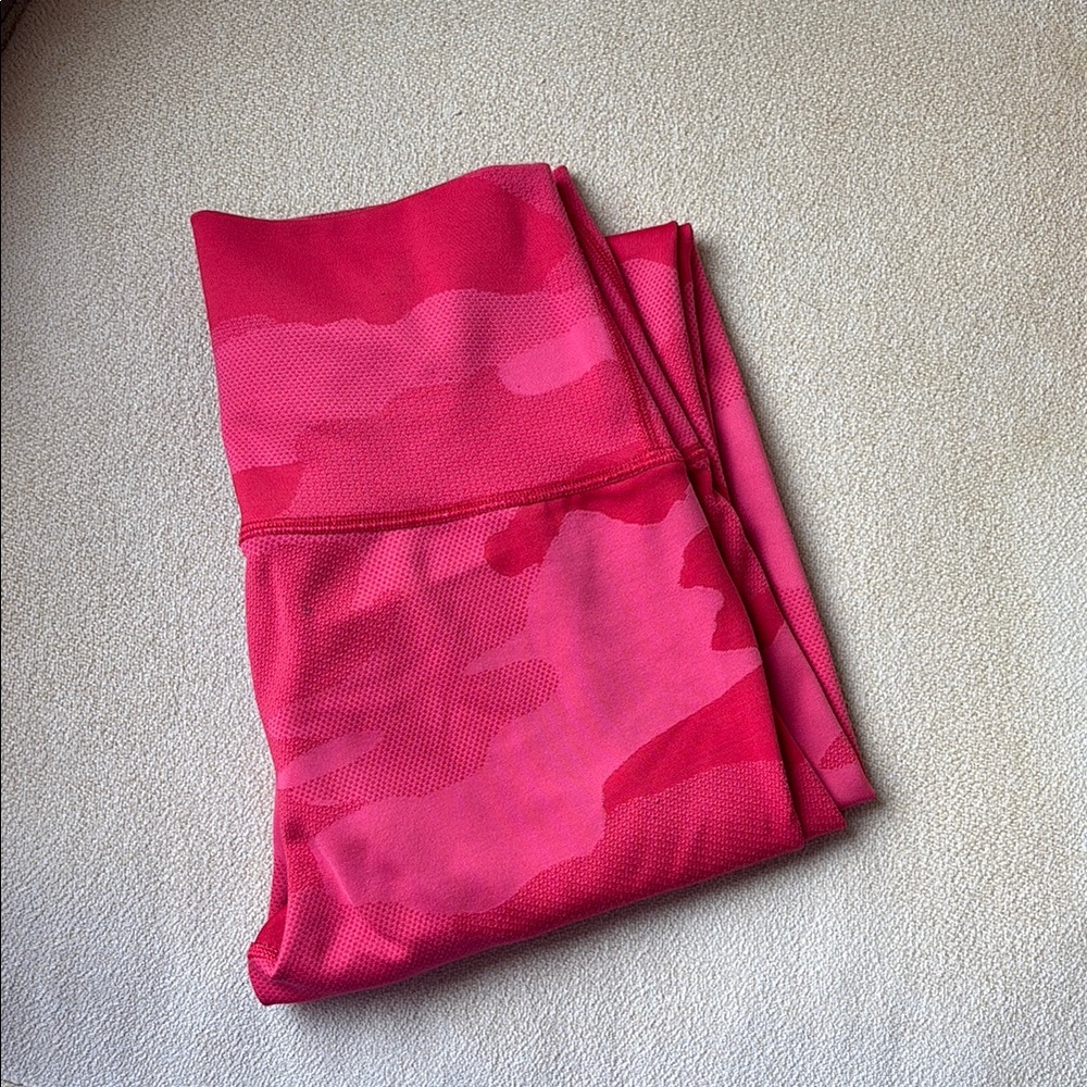 5/$25- Aerie offline red camo leggings